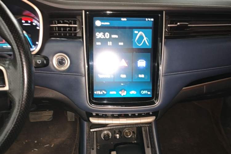 Used CHANGAN OSHAN COS1 2018 1.5T Automatic Miao 7-Seater Audio And AC Panel