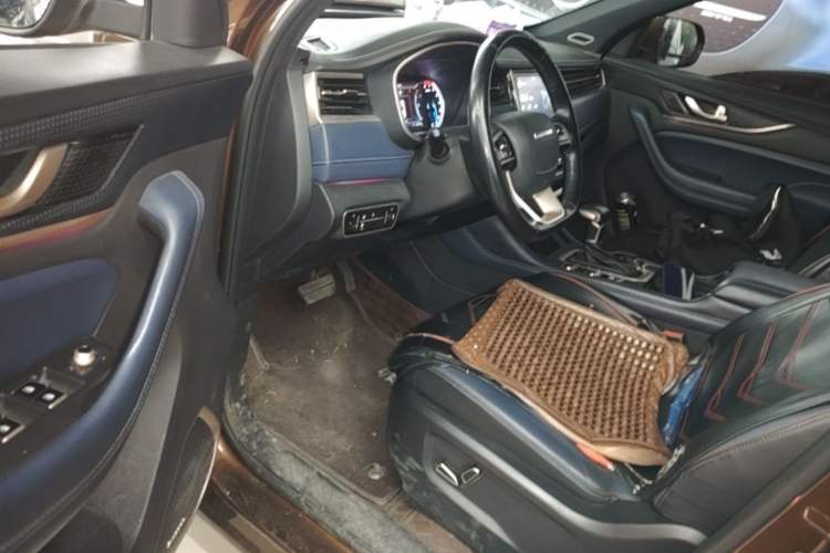 Used CHANGAN OSHAN COS1 2018 1.5T Automatic Miao 7-Seater Driver Seat