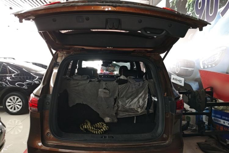 Used CHANGAN OSHAN COS1 2018 1.5T Automatic Miao 7-Seater Trunk