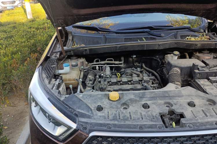 Used CHANGAN OSHAN COS1 2018 1.5T Automatic Smart 7-Seater Engine Bay Right