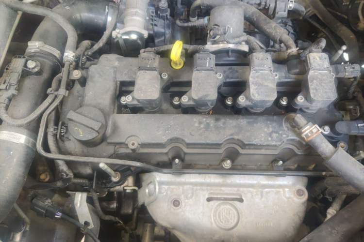 Used CHANGAN OSHAN COS1 2018 1.5T Automatic Miao 7-Seater Engine Bay