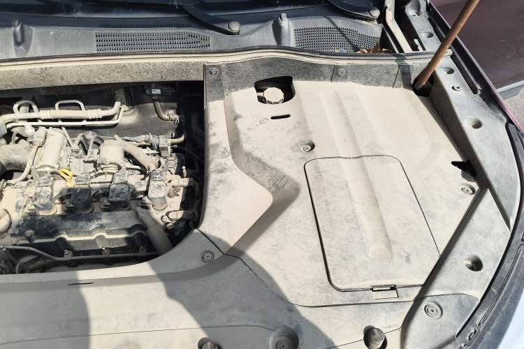 Used CHANGAN OSHAN COS1 2018 1.5T Automatic Smart 7-Seater Engine Bay Left
