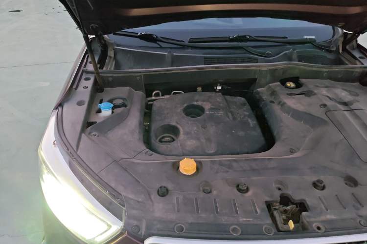 Used CHANGAN OSHAN COS1 2018 1.5T Automatic Miao 7-Seater Engine Bay Right