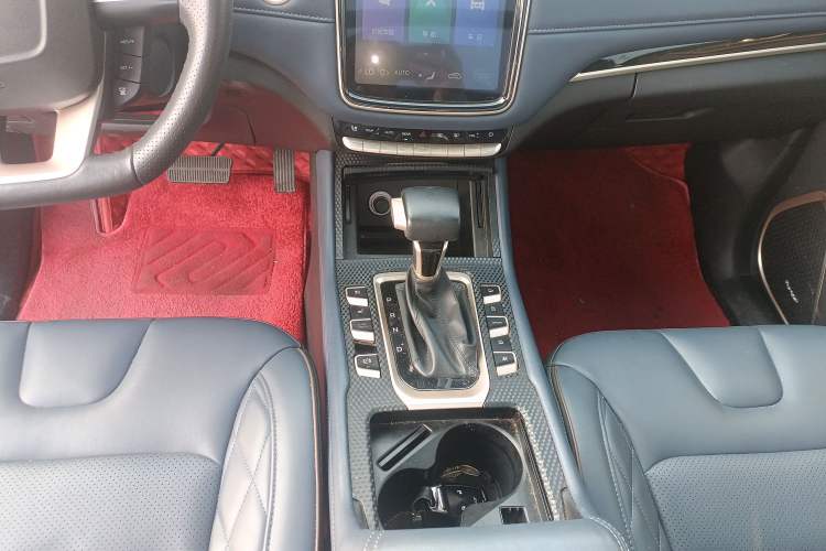 Used CHANGAN OSHAN COS1 2018 1.5T Automatic Smart 7-Seater Gear Lever