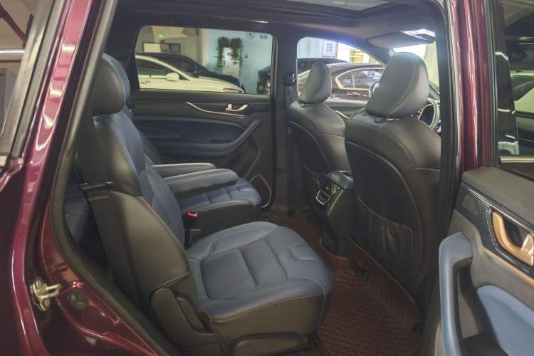 Used CHANGAN OSHAN COS1 2018 1.5T Automatic Smart 7-Seater Interior 5