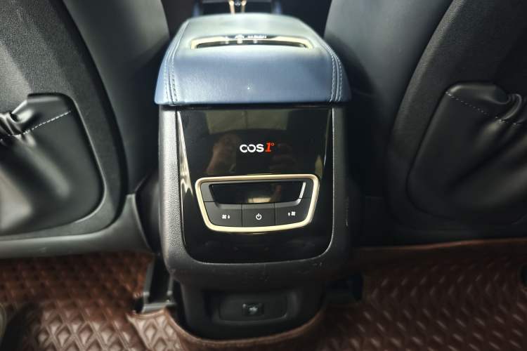 Used CHANGAN OSHAN COS1 2018 1.5T Automatic Smart 7-Seater Interior 7