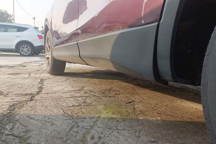 Used CHANGAN OSHAN COS1 2018 1.5T Automatic Smart 7-Seater Left Side Sill