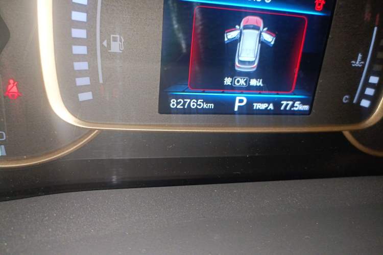 Used CHANGAN OSHAN COS1 2018 1.5T Automatic 6-Seater Odometer Close Up