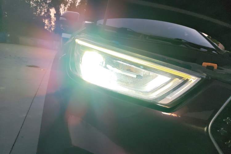 Used CHANGAN OSHAN COS1 2018 1.5T Automatic Miao 7-Seater Right Front Headlight