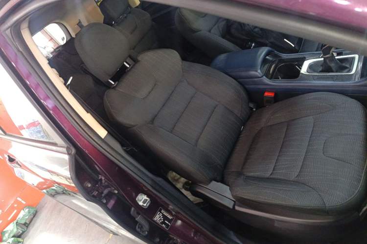 Used CHANGAN OSHAN COS1 2018 1.5T Manual 7-Seater Right Front Seat