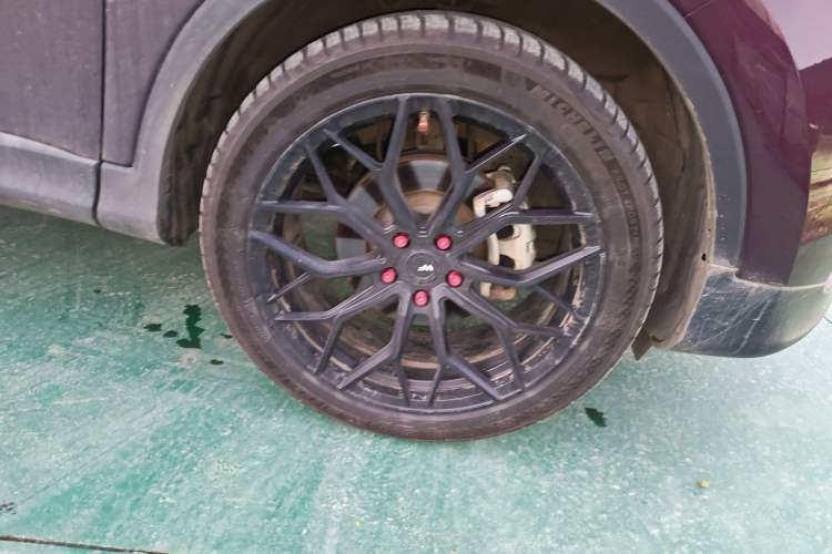 Used CHANGAN OSHAN COS1 2018 1.5T Automatic Miao 7-Seater Right Front Wheel Hub