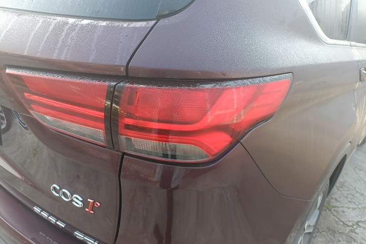 Used CHANGAN OSHAN COS1 2018 1.5T Automatic Smart 7-Seater Right Rear Taillight