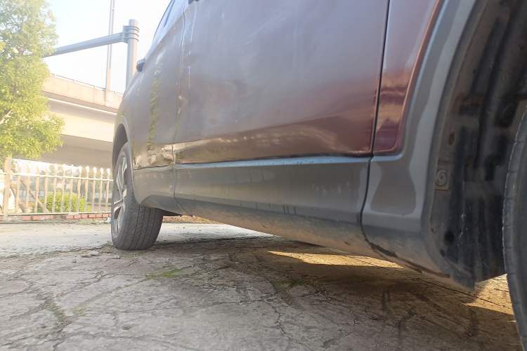 Used CHANGAN OSHAN COS1 2018 1.5T Automatic Smart 7-Seater Right Side Sill