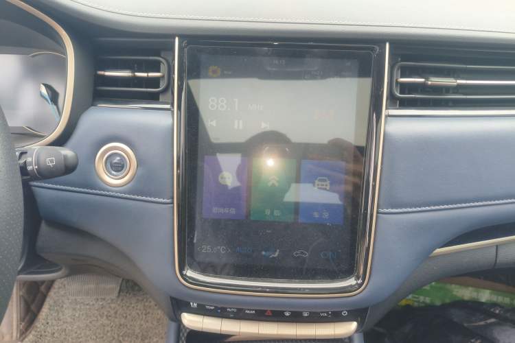 Used CHANGAN OSHAN COS1 2018 1.5T Automatic Smart 7-Seater Audio And AC Panel