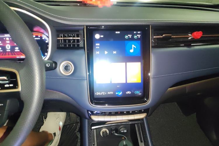 Used CHANGAN OSHAN COS1 2018 1.5T Manual Comfort 7-Seater Audio And AC Panel