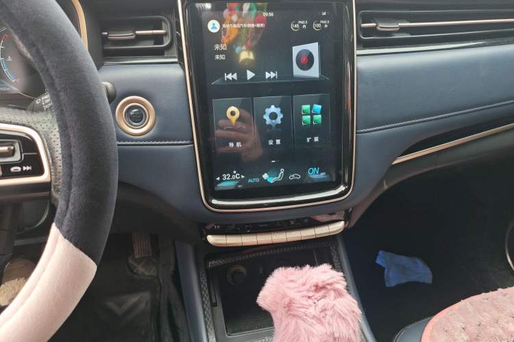 Used CHANGAN OSHAN COS1 2018 1.5T Automatic Smart 7-Seater Audio And AC Panel
