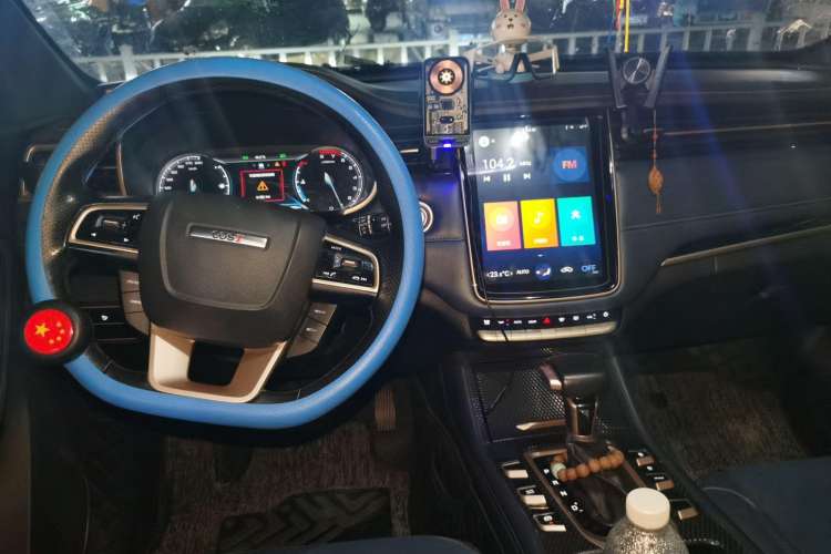 Used CHANGAN OSHAN COS1 2018 1.5T Automatic Yue 7-Seater Center Console