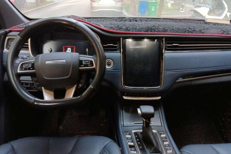 Used CHANGAN OSHAN COS1 2018 1.5T Automatic Smart 6-Seater Center Console
