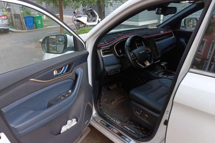 Used CHANGAN OSHAN COS1 2018 1.5T Automatic Smart 6-Seater Driver Seat
