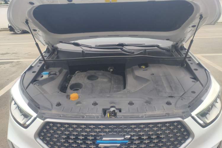 Used CHANGAN OSHAN COS1 2018 1.5T Automatic Smart 7-Seater Engine Bay