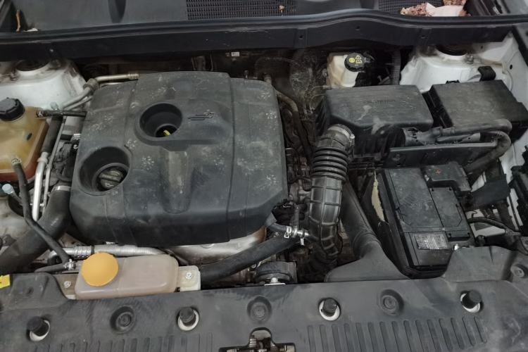 Used CHANGAN OSHAN COS1 2018 1.5T Automatic 7-Seater Engine Bay