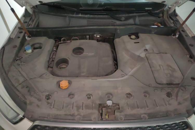 Used CHANGAN OSHAN COS1 2018 1.5T Automatic Smart 7-Seater Engine Bay