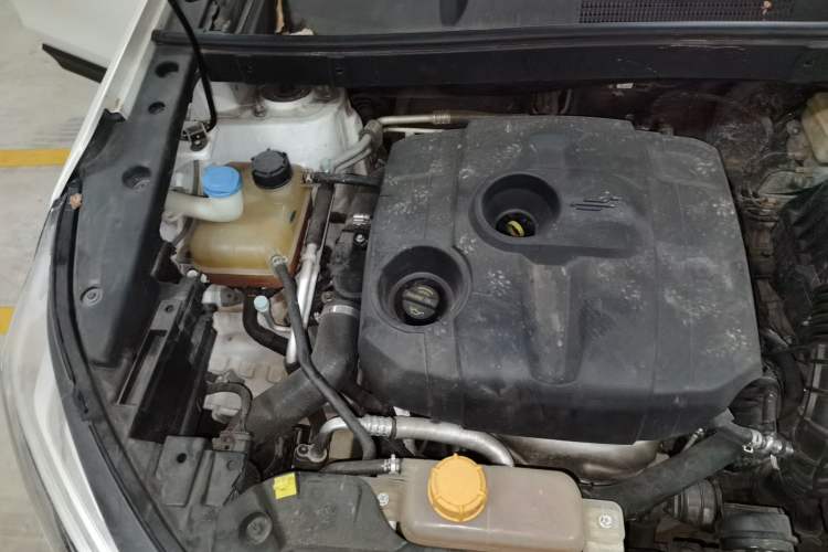 Used CHANGAN OSHAN COS1 2018 1.5T Automatic 7-Seater Engine Bay Right