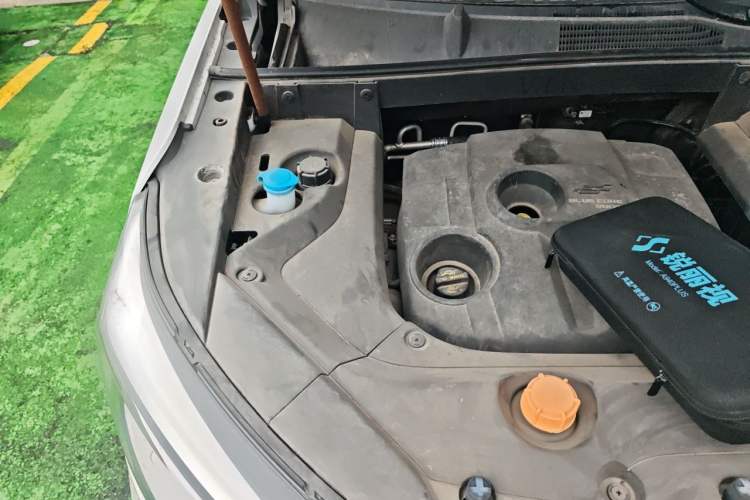 Used CHANGAN OSHAN COS1 2018 1.5T Automatic Smart 7-Seater Engine Bay Right