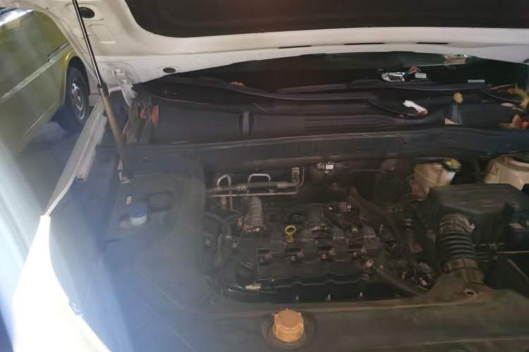 Used CHANGAN OSHAN COS1 2018 1.5T Automatic Yue 7-Seater Engine Bay Right