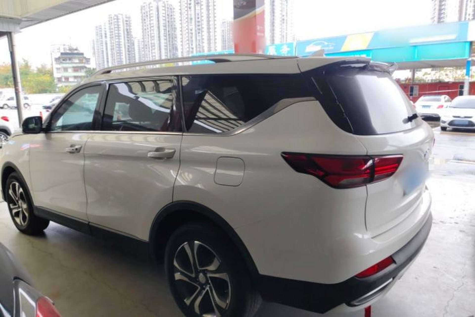 Used CHANGAN OSHAN COS1 2018 1.5T Automatic Smart 7-Seater Exterior 1