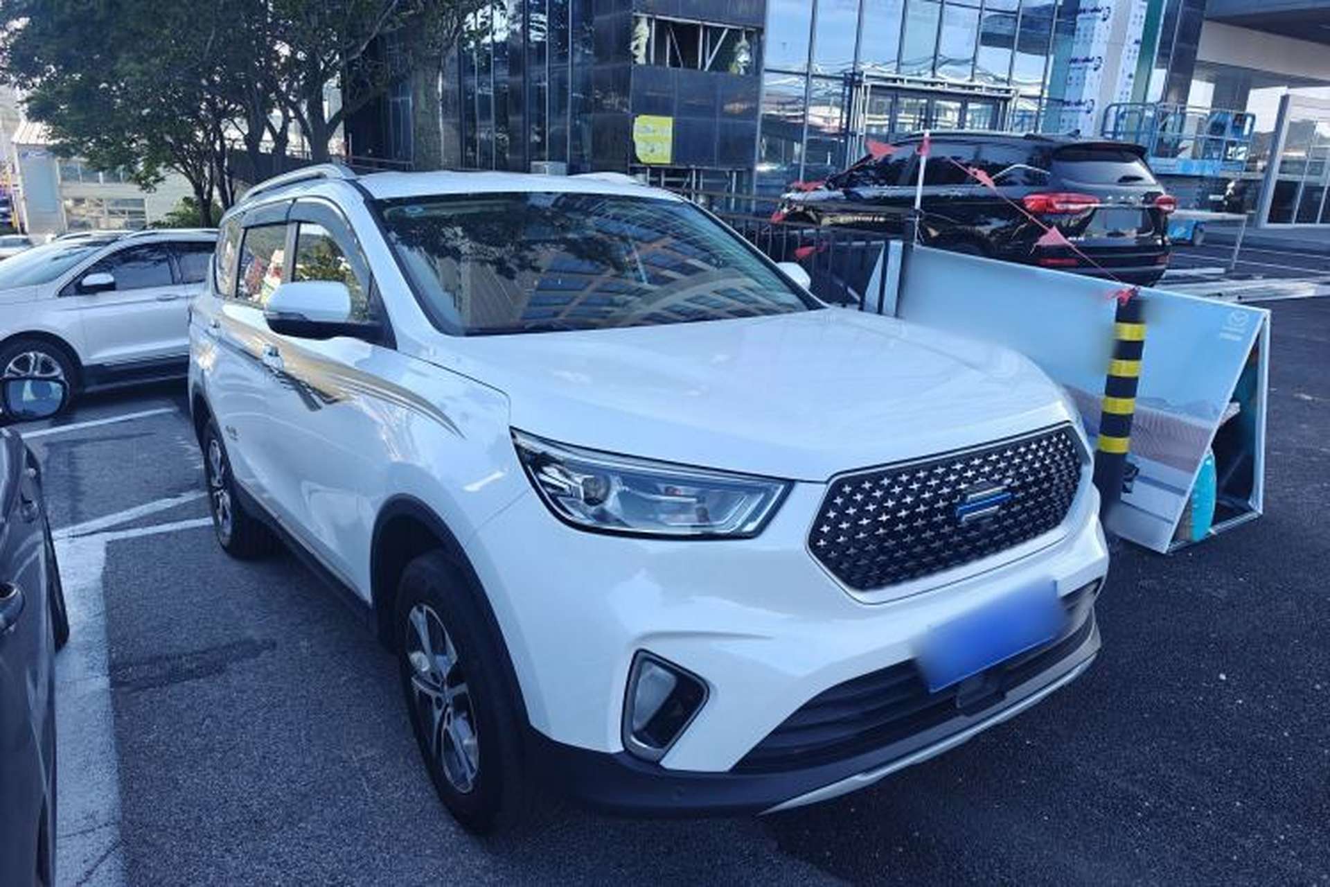 Used CHANGAN OSHAN COS1 2018 1.5T Manual Comfort 7-Seater Exterior 2