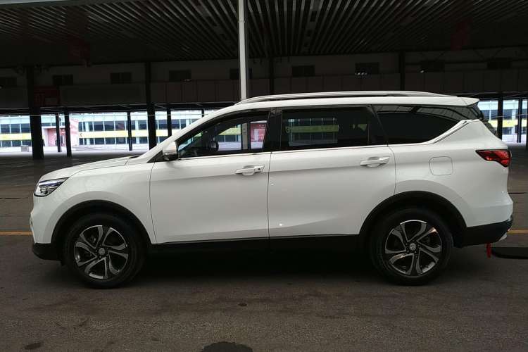 Used CHANGAN OSHAN COS1 2018 1.5T Automatic Smart 7-Seater Exterior 3