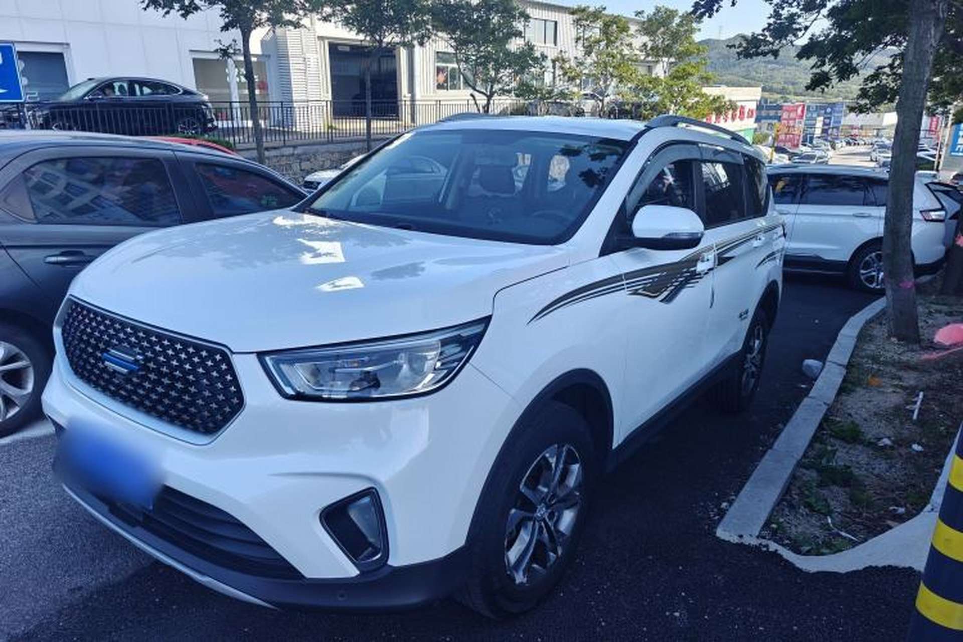 Used CHANGAN OSHAN COS1 2018 1.5T Manual Comfort 7-Seater Front Left 45 Deg