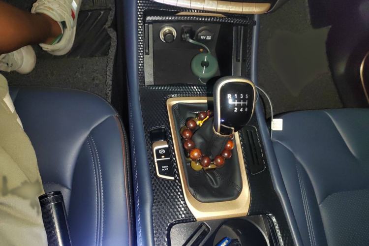 Used CHANGAN OSHAN COS1 2018 1.5T Manual Comfort 7-Seater Gear Lever