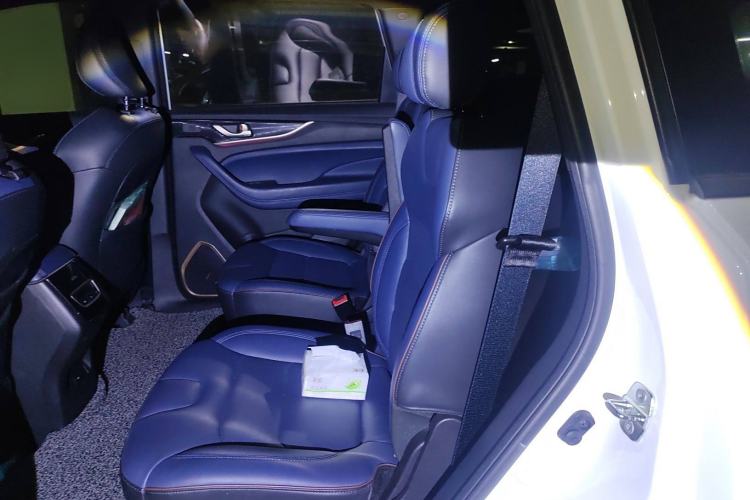 Used CHANGAN OSHAN COS1 2018 1.5T Manual Comfort 7-Seater Interior 4