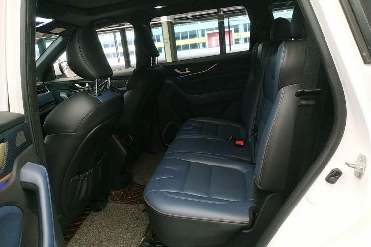 Used CHANGAN OSHAN COS1 2018 1.5T Automatic Smart 7-Seater Interior 4