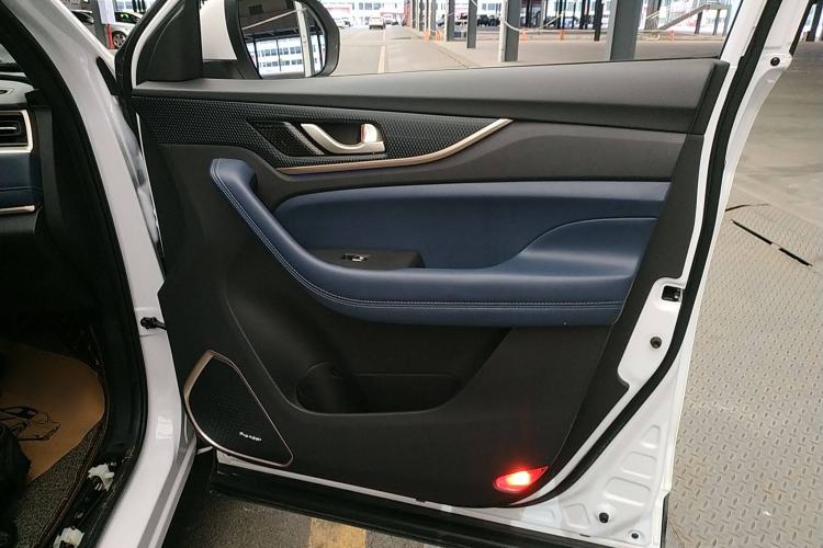 Used CHANGAN OSHAN COS1 2018 1.5T Automatic Smart 7-Seater Interior 5