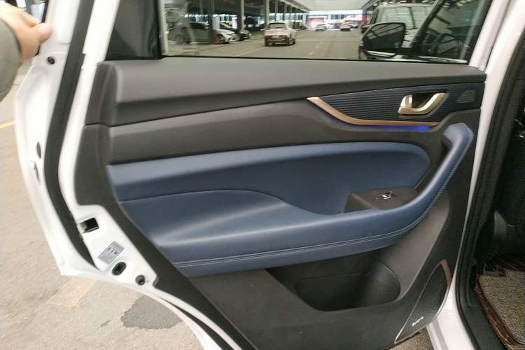 Used CHANGAN OSHAN COS1 2018 1.5T Automatic Smart 7-Seater Interior 8