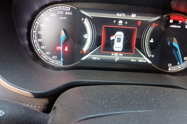 Used CHANGAN OSHAN COS1 2018 1.5T Automatic Smart 6-Seater Odometer Close Up