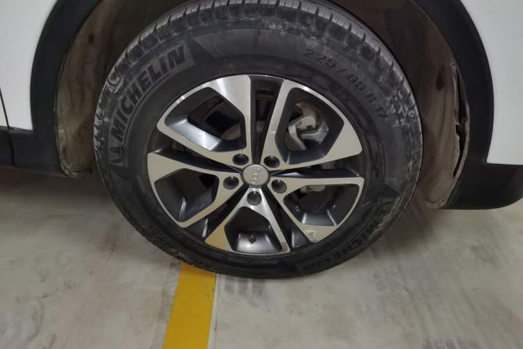 Used CHANGAN OSHAN COS1 2018 1.5T Automatic 7-Seater Right Front Wheel Hub