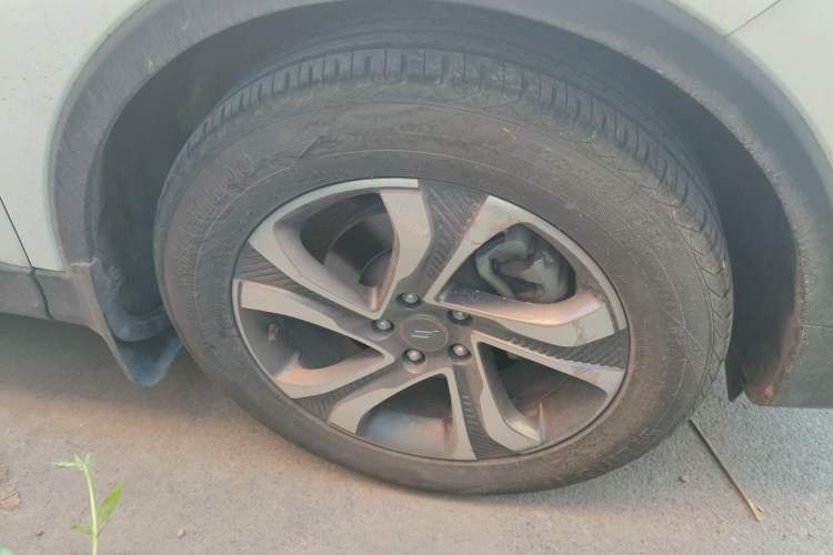 Used CHANGAN OSHAN COS1 2018 1.5T Automatic Yue 6-Seater Right Front Wheel Hub