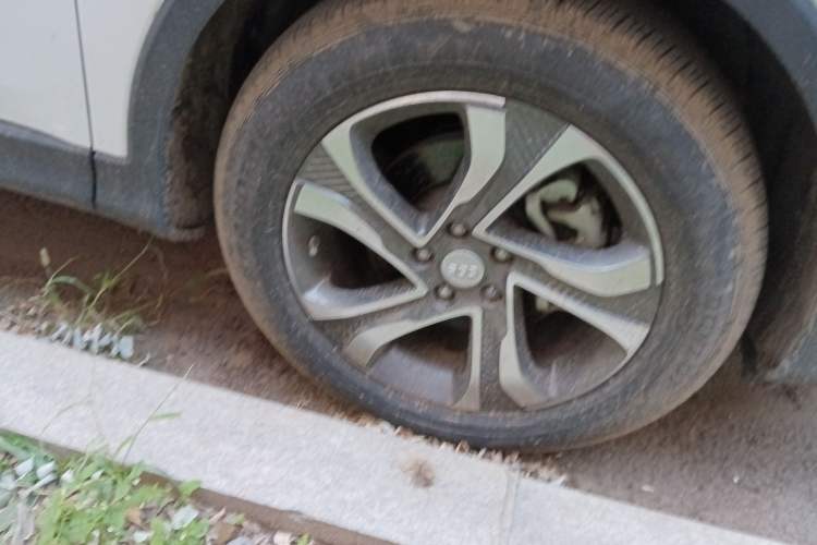 Used CHANGAN OSHAN COS1 2018 1.5T Automatic Smart 6-Seater Right Front Wheel Hub