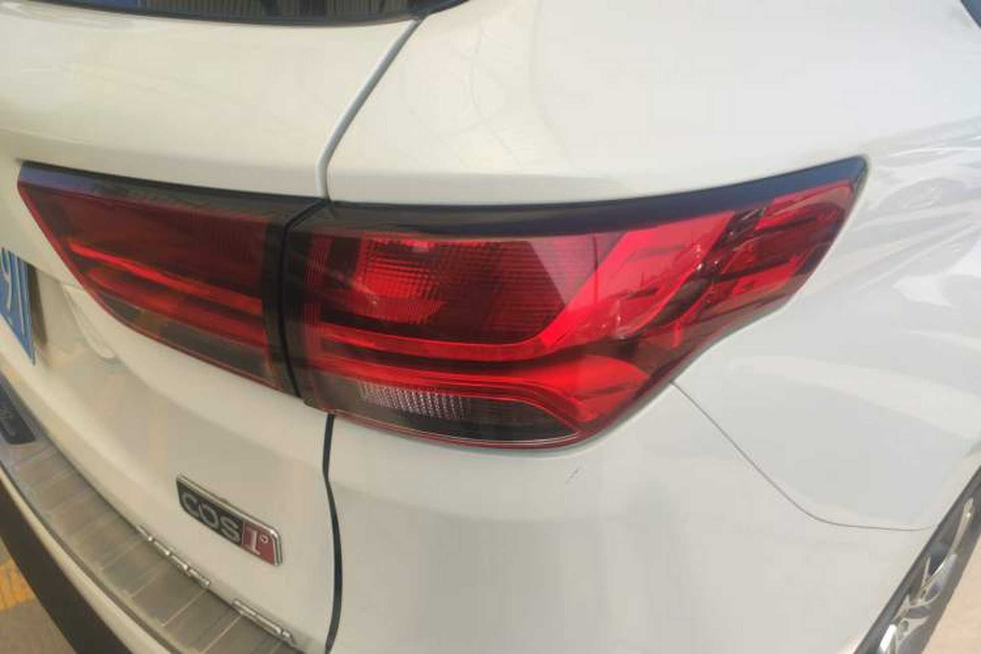 Used CHANGAN OSHAN COS1 2018 1.5T Manual Comfort 7-Seater Right Rear Taillight