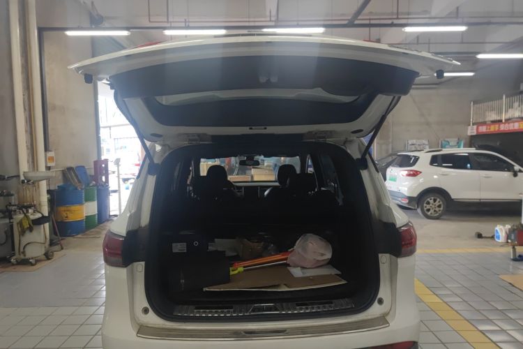 Used CHANGAN OSHAN COS1 2018 1.5T Automatic Yue 5-Seater Trunk