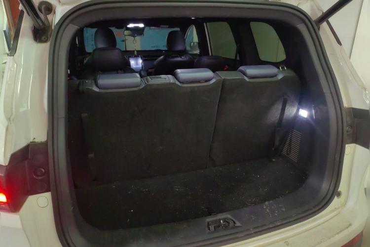 Used CHANGAN OSHAN COS1 2018 1.5T Automatic Smart 7-Seater Trunk