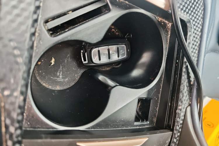 Used CHANGAN OSHAN COS1 2018 1.5T Automatic Smart 7-Seater Vehicle Key