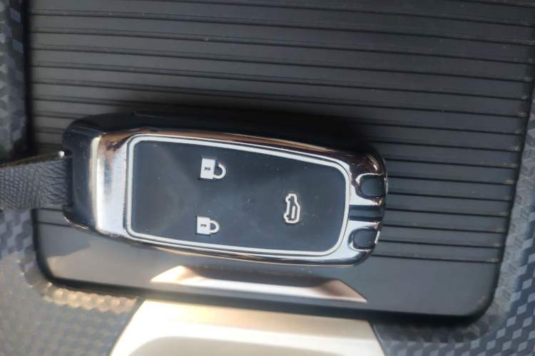 Used CHANGAN OSHAN COS1 2018 1.5T Manual Comfort 7-Seater Vehicle Key