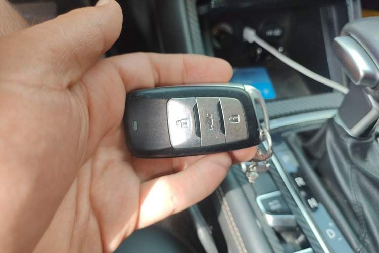 Used CHANGAN OSHAN COS1 2018 1.5T Automatic Yue 6-Seater Vehicle Key