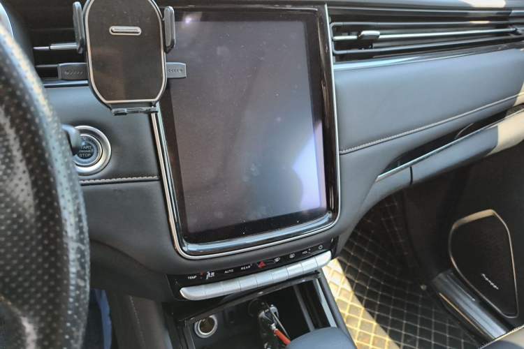 Used CHANGAN OSHAN COS1 2020 1.5T Automatic Rocket Exploration Limited Edition 7-Seater Audio And AC Panel