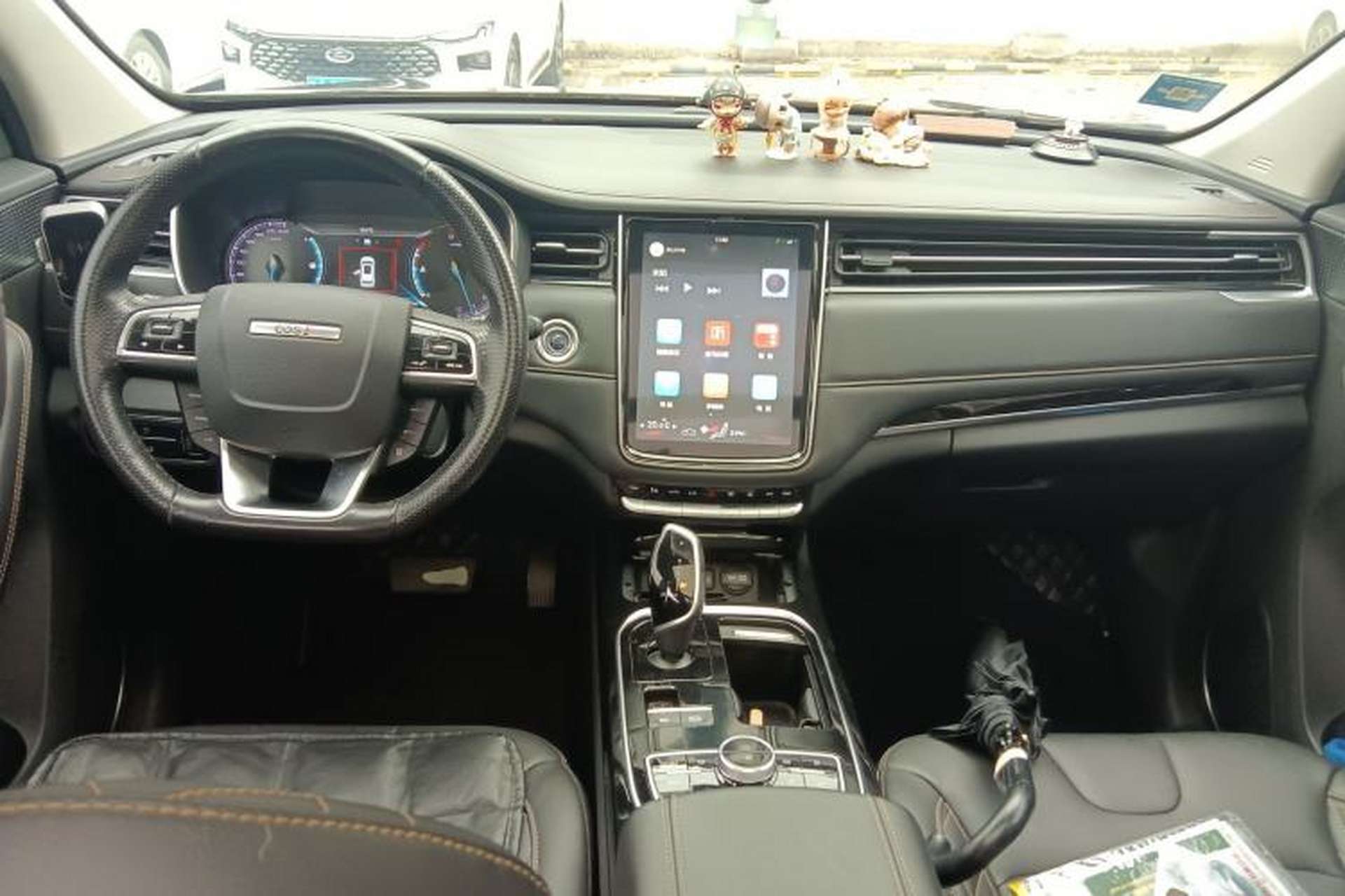 Used CHANGAN OSHAN COS1 2020 GT 2.0T Automatic Fashionable Smart Connect 6-Seater Center Console